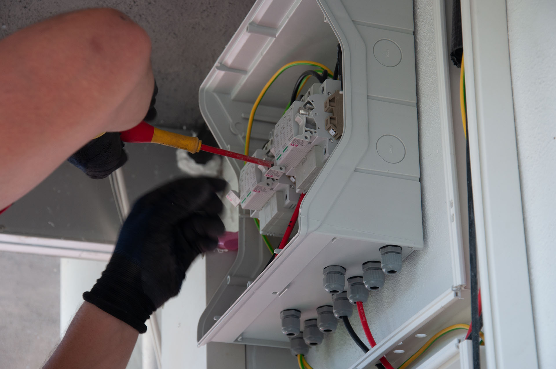 Elduay-Instalaciones-Larraga-Electricidad